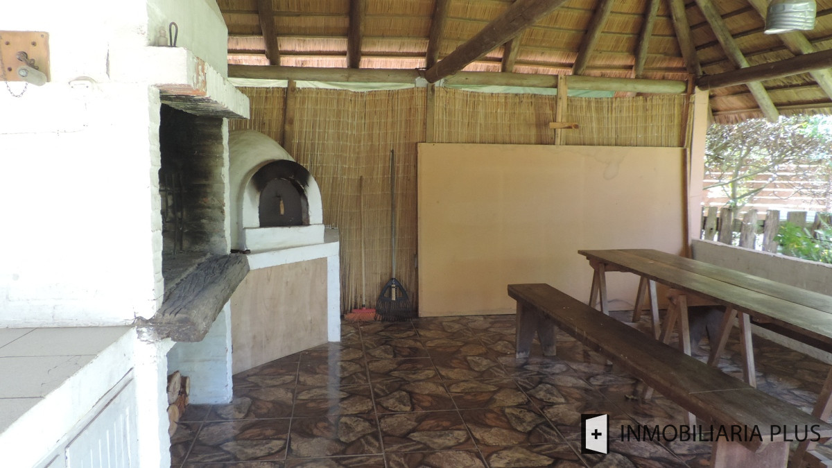 Casa ID.1043 - Venta de Casa de 115 m2 con 2 Dormitorios en La Paloma con Terreno de 441 m2