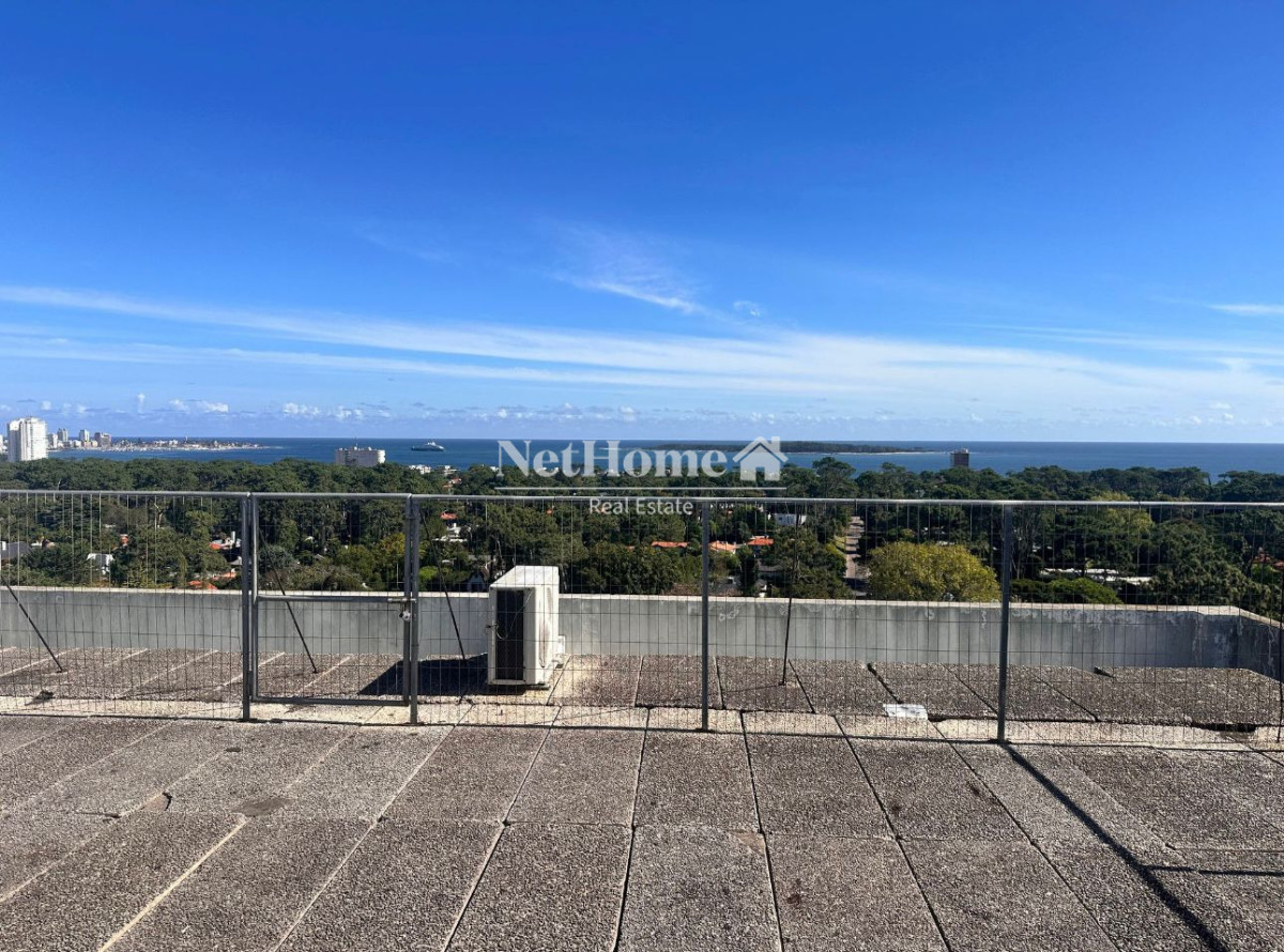 Apartamento ID.994 - Penthouse sobre Roosevelt 2 dorm amplias vistas Punta del Este