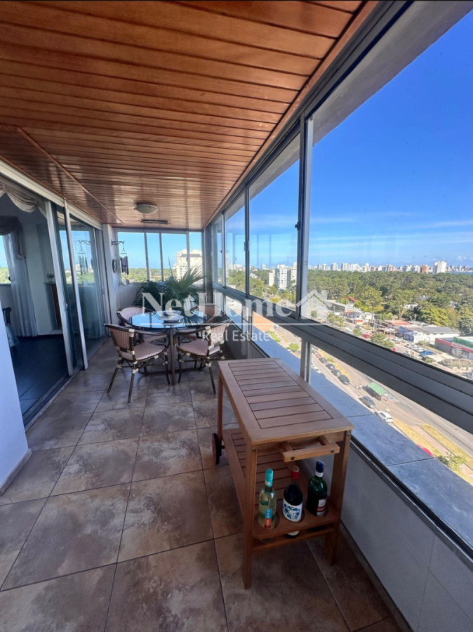 Apartamento ID.994 - Penthouse sobre Roosevelt 2 dorm amplias vistas Punta del Este