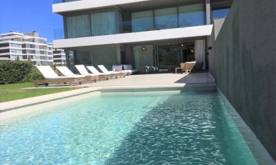 Apartamento en venta y alquiler temporario Playa Brava 3 dormitorios