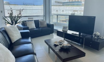 VENTA 3 dormitorios en suite en Season Tower piso bajo