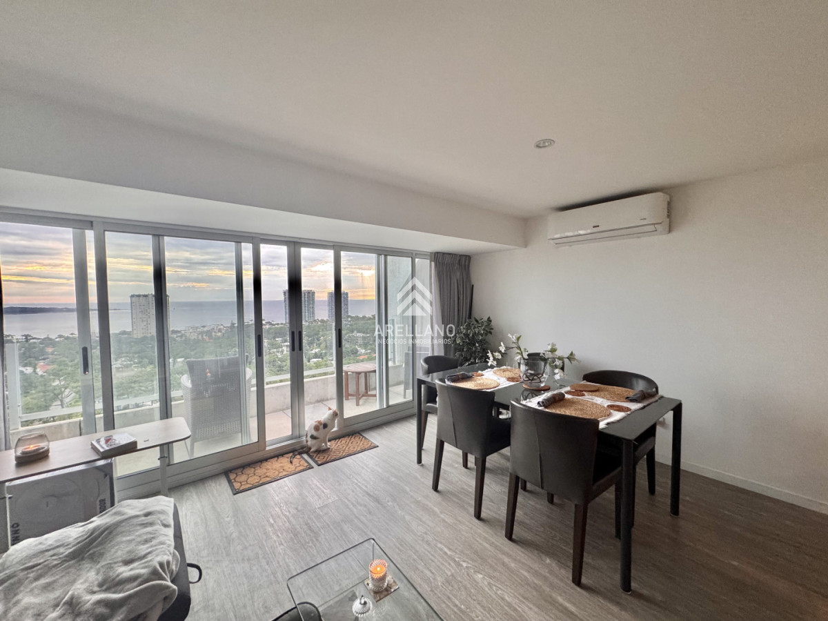 Apartamento ID.6123 - VENTA Apartamento 2 dormitorios Av Roosevelt, piso alto vista al mar