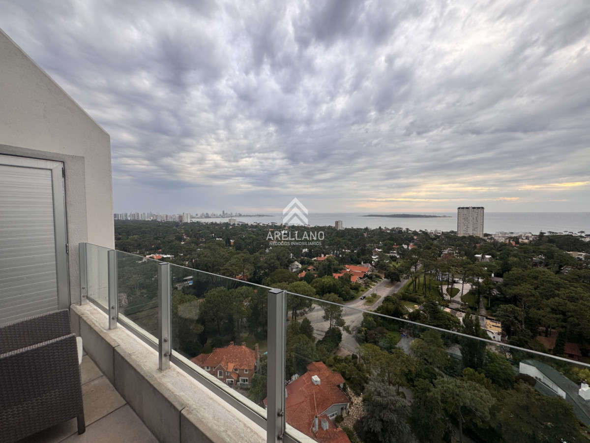 Apartamento ID.6123 - VENTA Apartamento 2 dormitorios Av Roosevelt, piso alto vista al mar