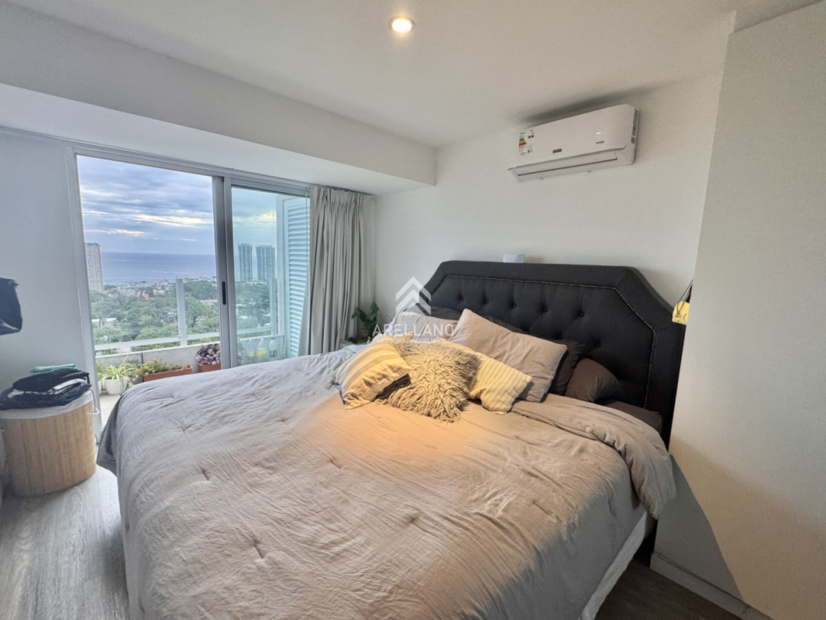 Apartamento ID.6123 - VENTA Apartamento 2 dormitorios Av Roosevelt, piso alto vista al mar