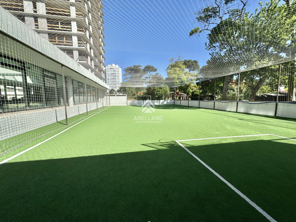 Apartamento ID.6123 - VENTA Apartamento 2 dormitorios Av Roosevelt, piso alto vista al mar