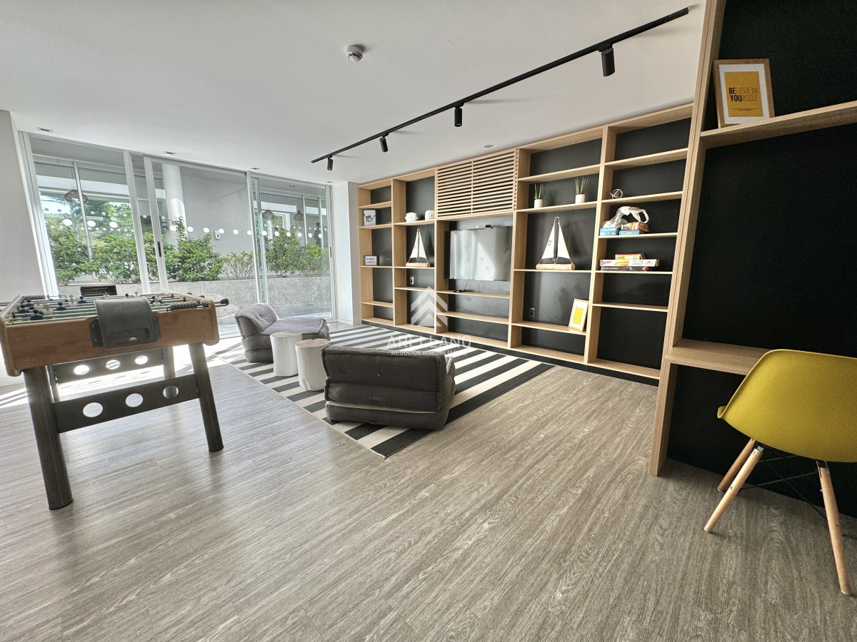 Apartamento ID.6123 - VENTA Apartamento 2 dormitorios Av Roosevelt, piso alto vista al mar