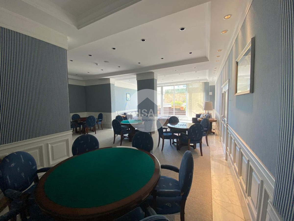 Apartamento ID.623 - OPORTUNIDAD En primera línea frente al mar en playa Mansa, 2 dormitorios en suite