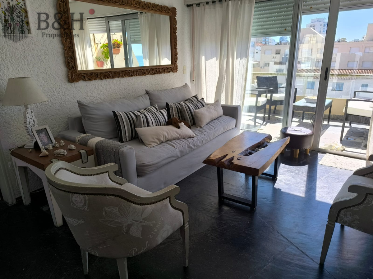 Apartamento ID.4689 - VENTA Apto 2 dormitorios en Península, vista al mar Orientación Norte