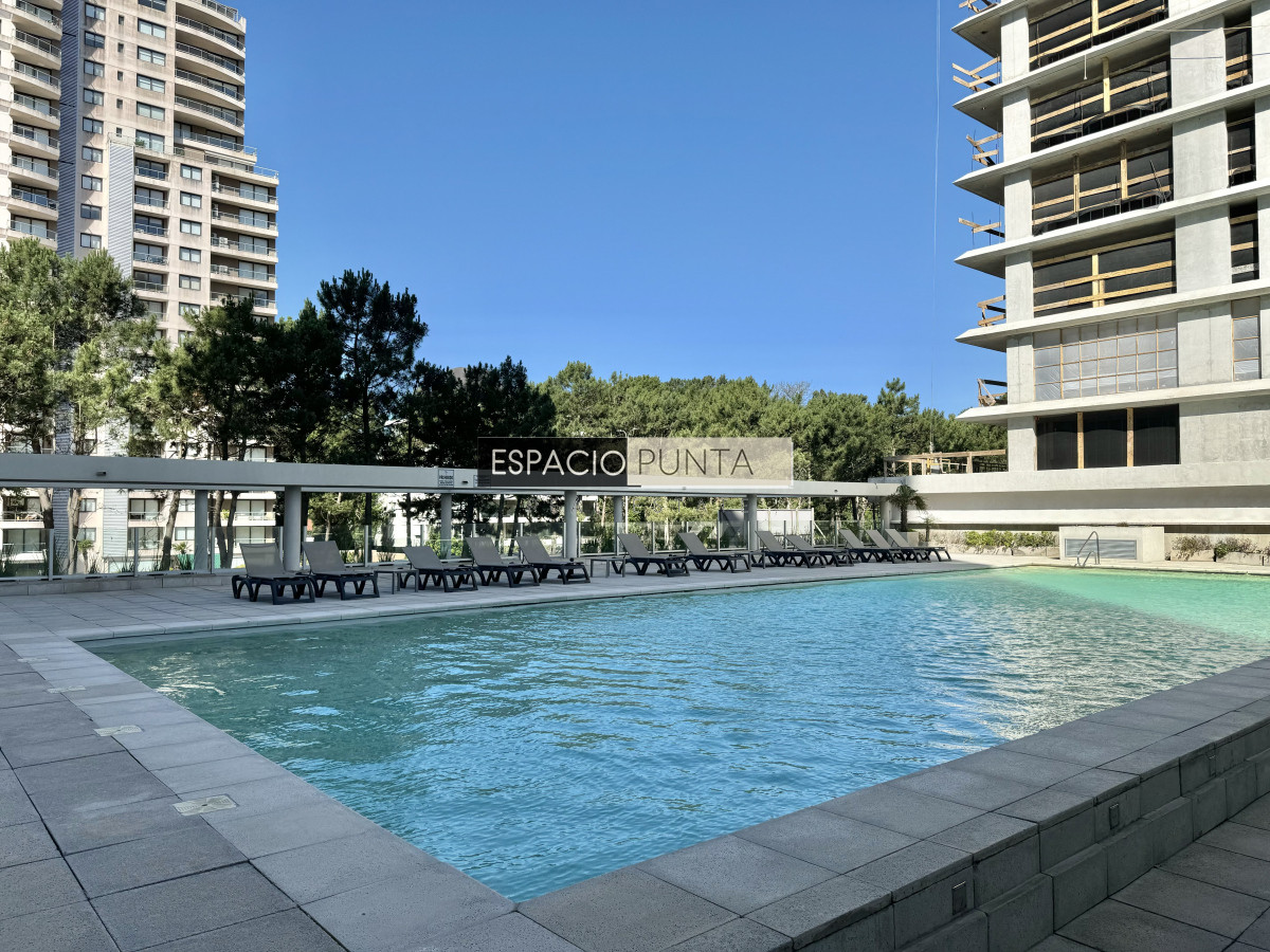 Apartamento ID.4185 - Apartamento 2 dormitorios Av Roosevelt, piso alto vista al mar