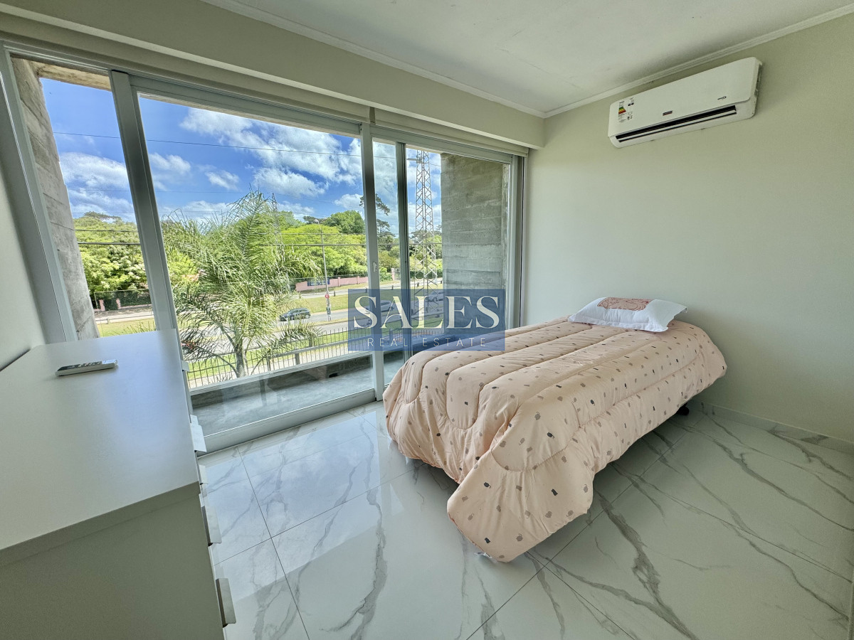 Casa ID.1417 - Espectacular casa moderna 3 dormitorios Jardines de Cordoba, Punta del Este