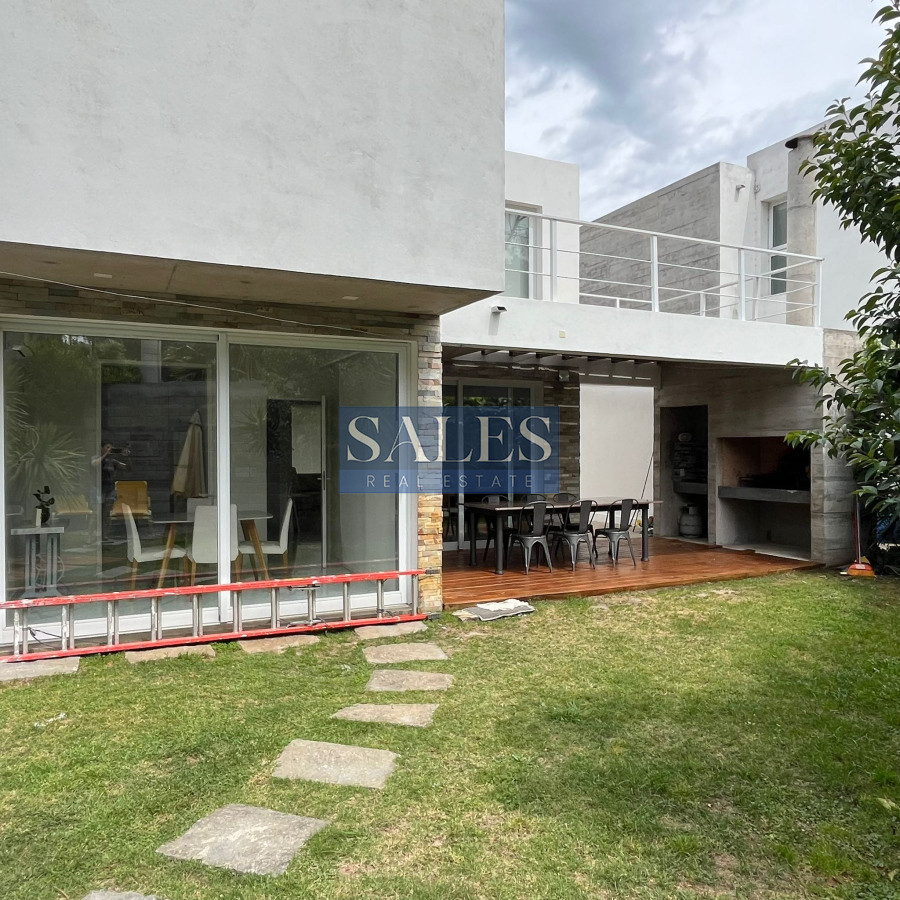 Casa ID.1417 - Espectacular casa moderna 3 dormitorios Jardines de Cordoba, Punta del Este