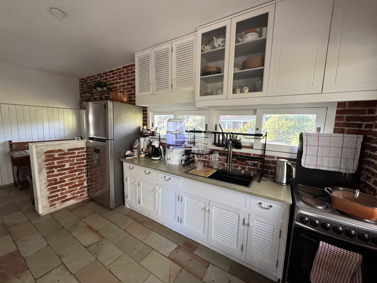 Casa ID.2899 - VENTA Gran casa en Punta Ballena a una cuadra de la playa