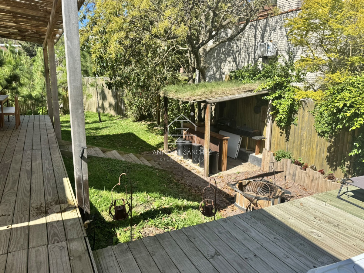 Casa ID.2899 - VENTA Gran casa en Punta Ballena a una cuadra de la playa