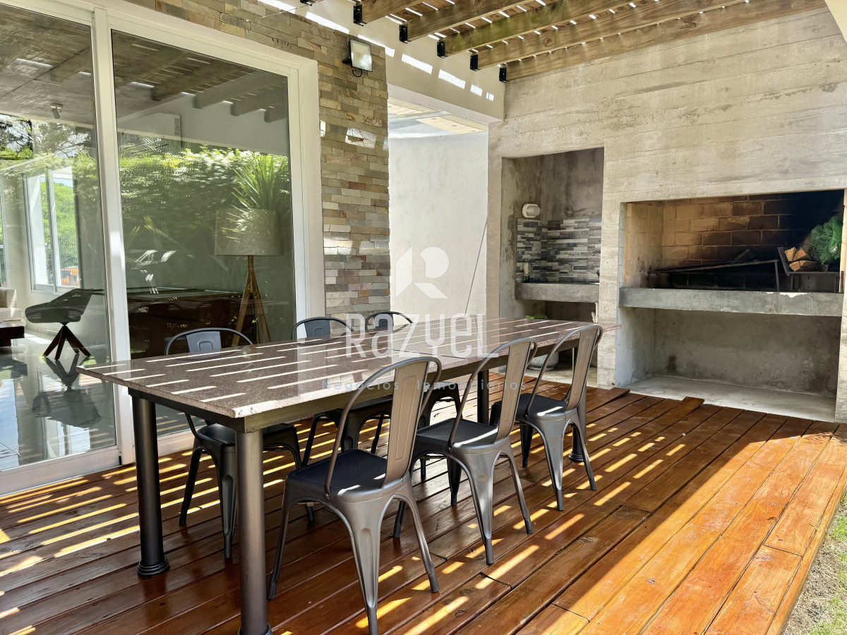 Casa ID.826 - Espectacular casa moderna 3 dormitorios Jardines de Cordoba, Punta del Este