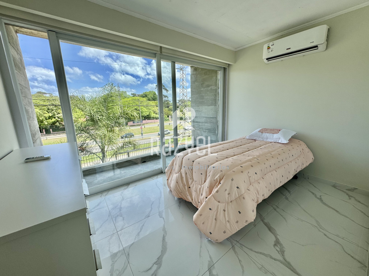 Casa ID.826 - Espectacular casa moderna 3 dormitorios Jardines de Cordoba, Punta del Este