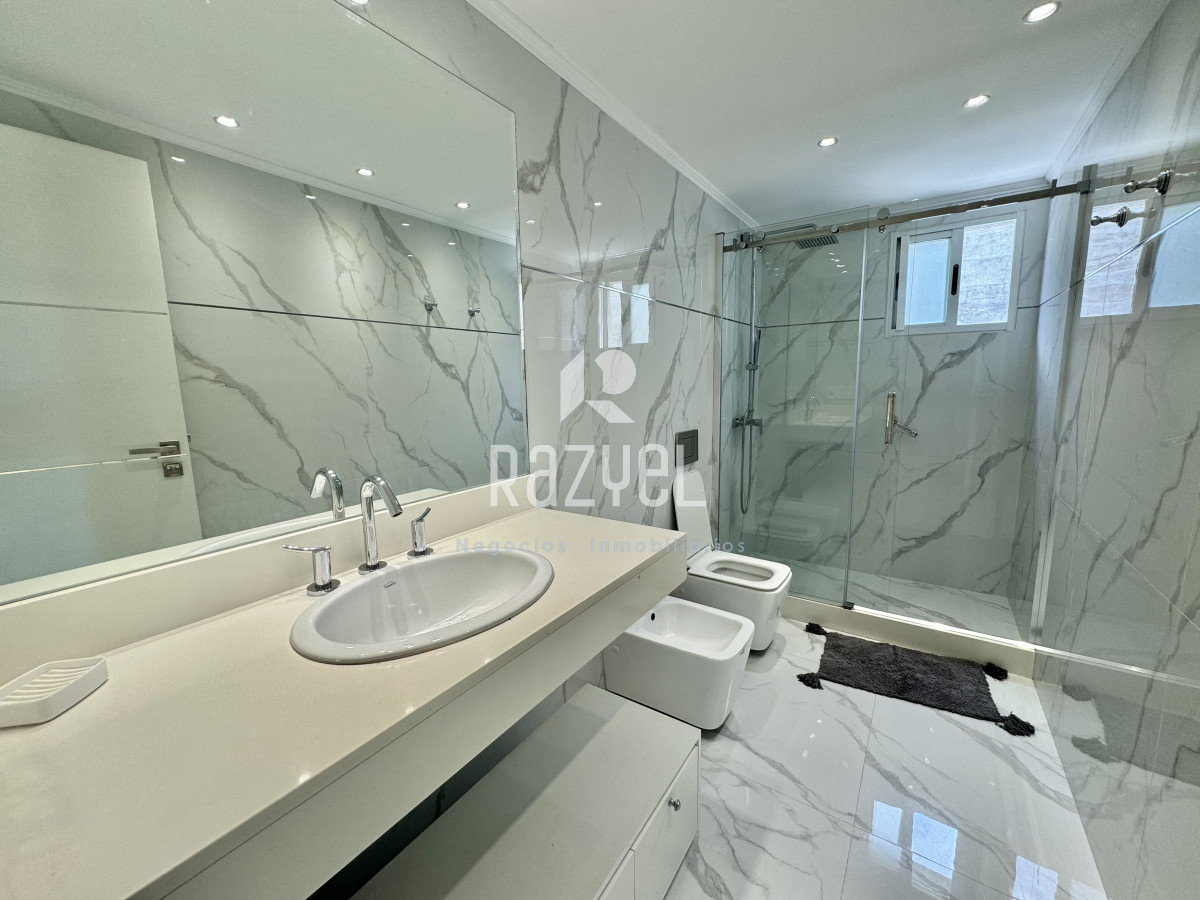 Casa ID.826 - Espectacular casa moderna 3 dormitorios Jardines de Cordoba, Punta del Este