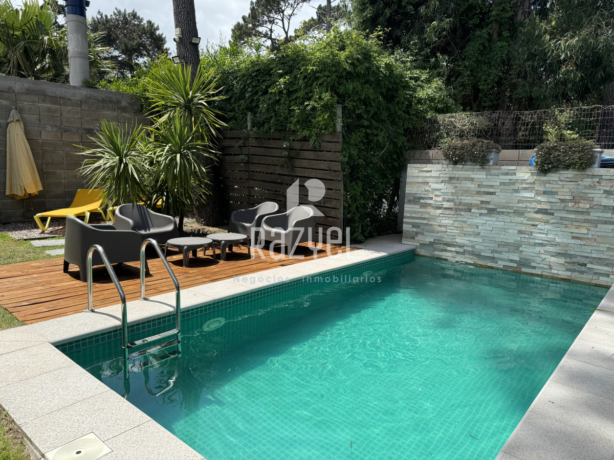 Casa ID.826 - Espectacular casa moderna 3 dormitorios Jardines de Cordoba, Punta del Este