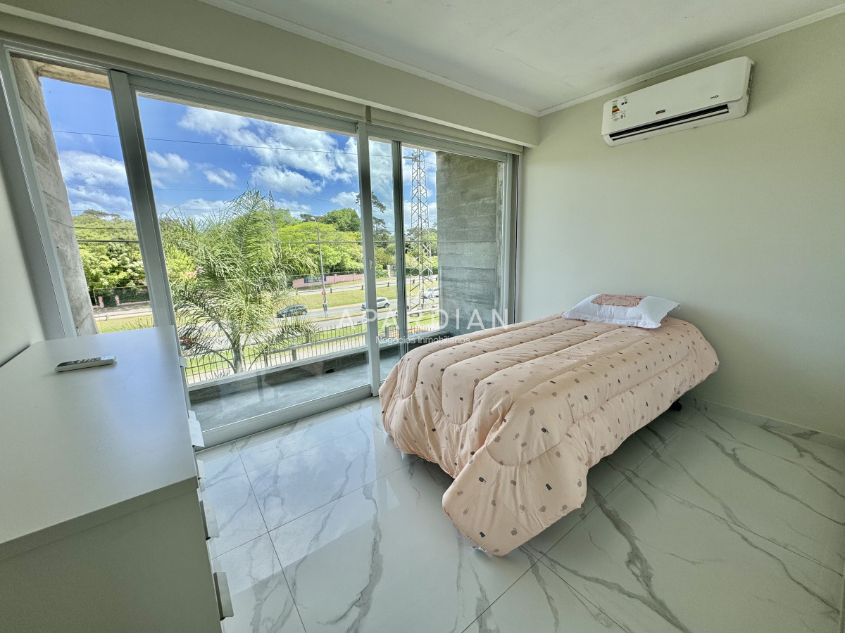 Casa ID.21098065 - Espectacular casa moderna 3 dormitorios Jardines de Cordoba, Punta del Este