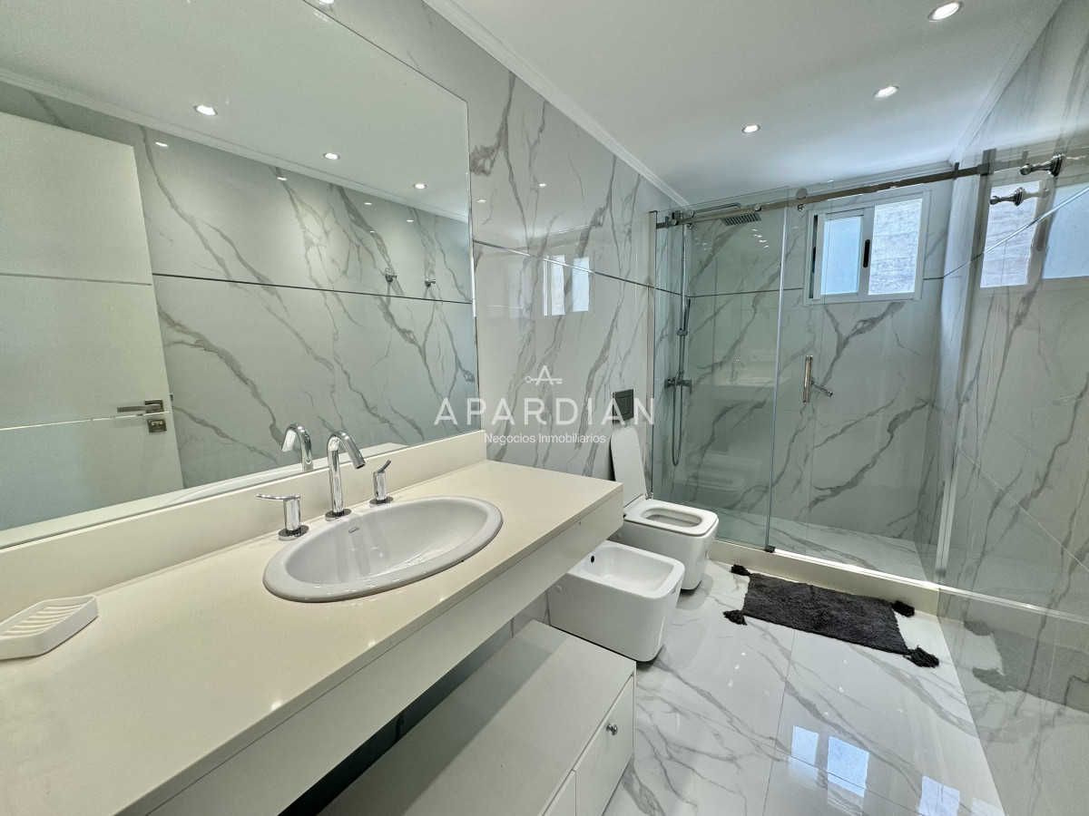 Casa ID.21098065 - Espectacular casa moderna 3 dormitorios Jardines de Cordoba, Punta del Este