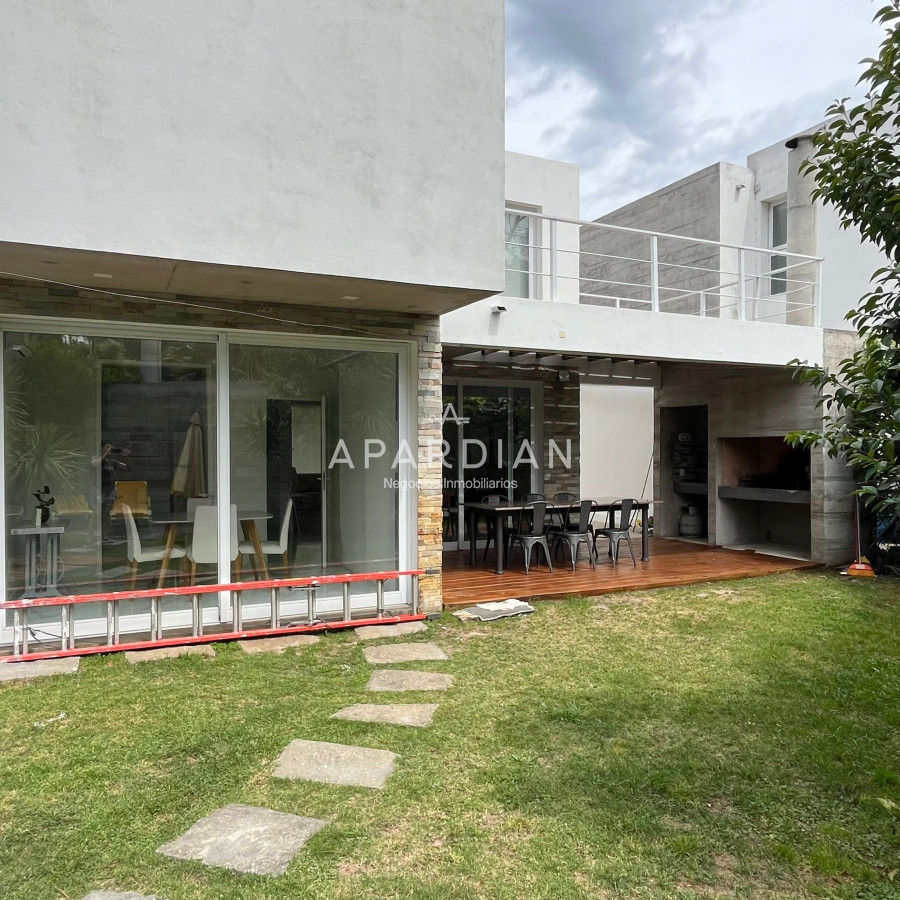 Casa ID.21098065 - Espectacular casa moderna 3 dormitorios Jardines de Cordoba, Punta del Este