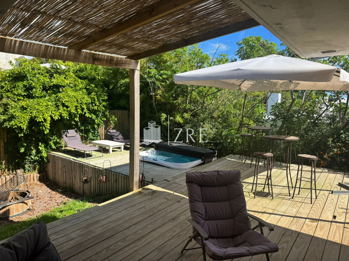 Casa ID.992 - VENTA Gran casa en Punta Ballena a una cuadra de la playa