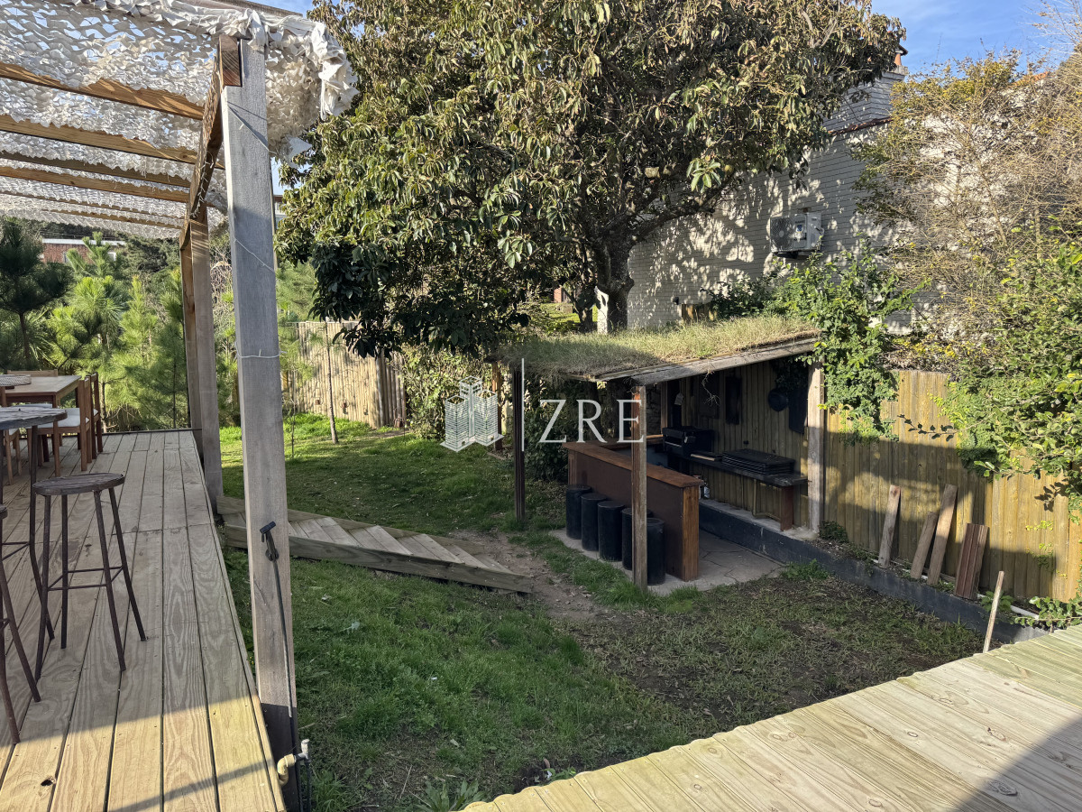 Casa ID.992 - VENTA Gran casa en Punta Ballena a una cuadra de la playa