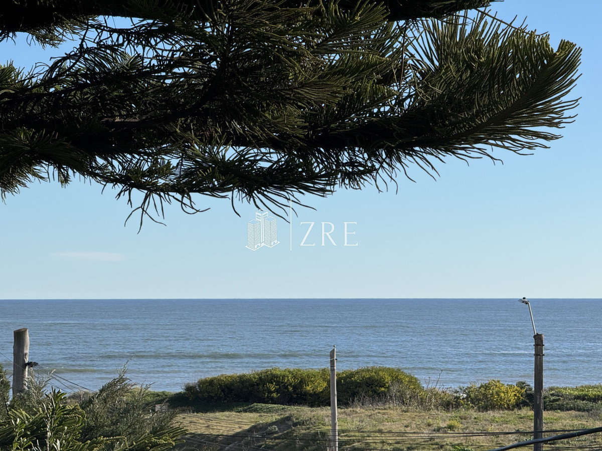 Casa ID.992 - VENTA Gran casa en Punta Ballena a una cuadra de la playa