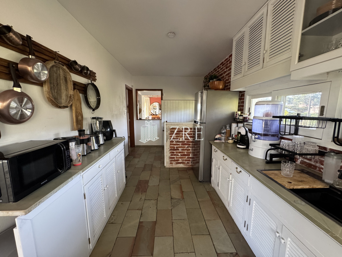 Casa ID.992 - VENTA Gran casa en Punta Ballena a una cuadra de la playa