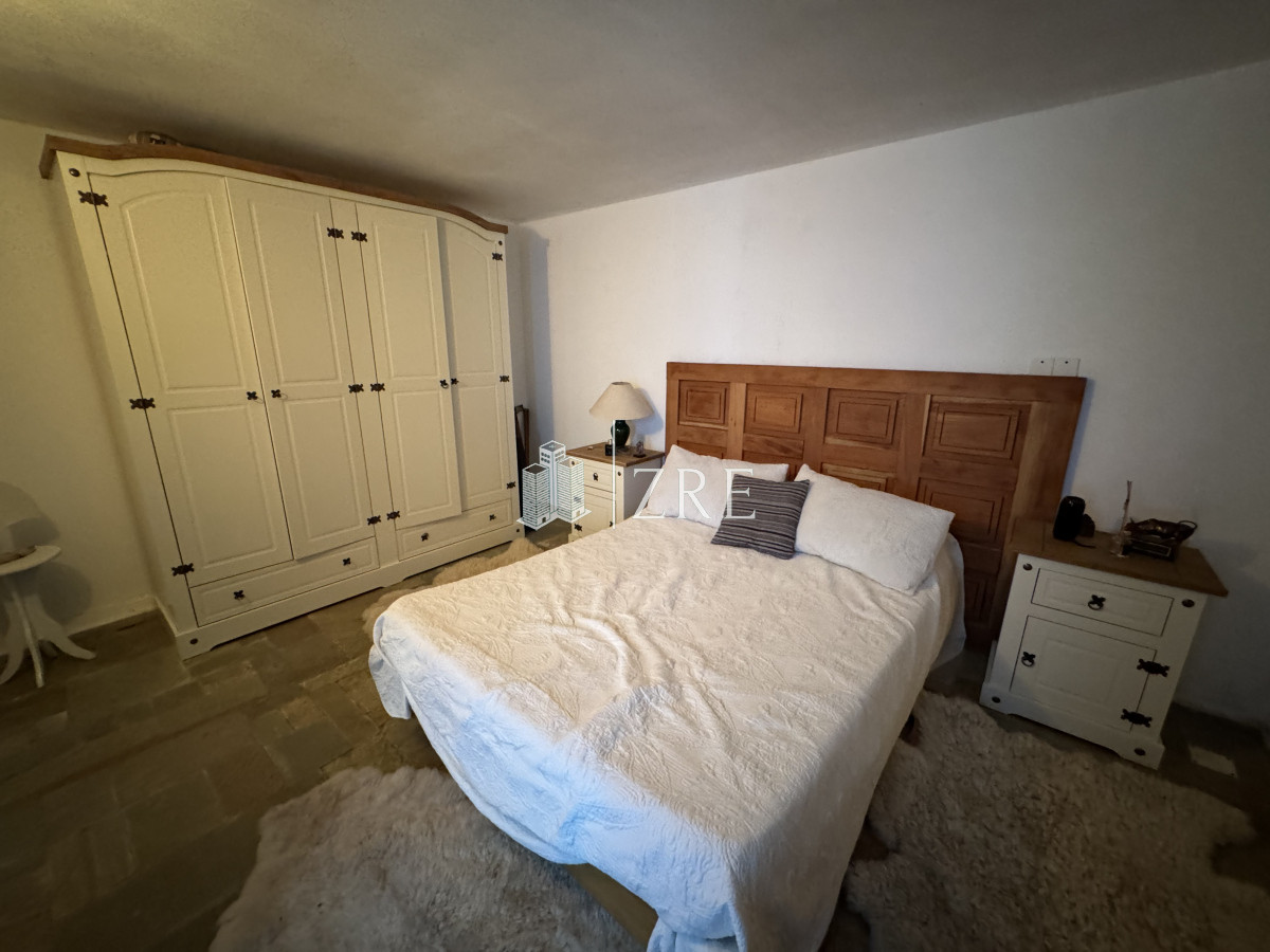 Casa ID.992 - VENTA Gran casa en Punta Ballena a una cuadra de la playa