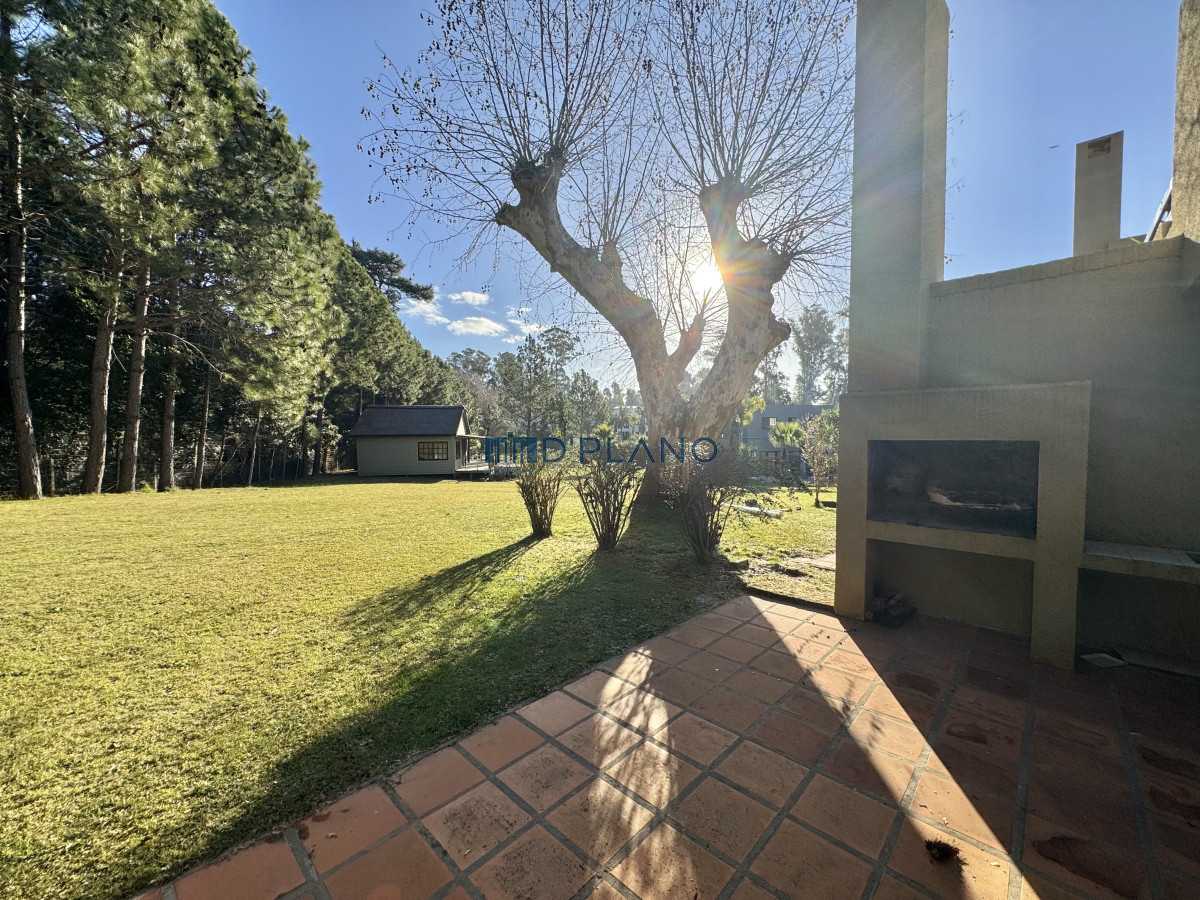 Apartamento ID.56 - Alquiler anual 2 dormitorios en Rincón del Indio, Complejo cerrado con amenities