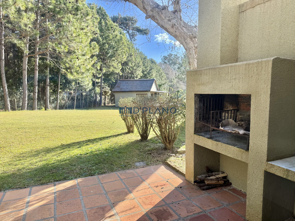 Apartamento ID.56 - Alquiler anual 2 dormitorios en Rincón del Indio, Complejo cerrado con amenities