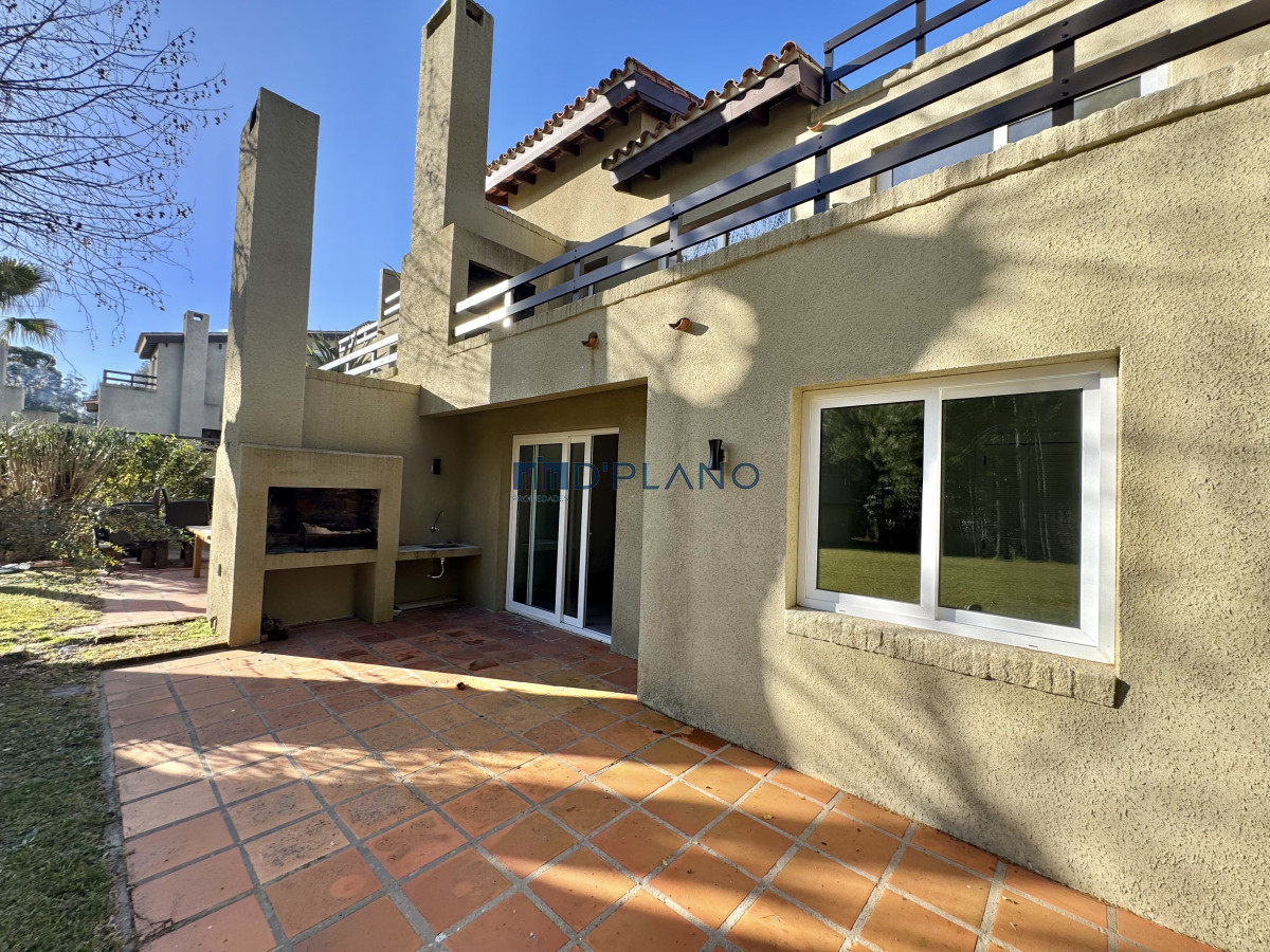 Apartamento ID.56 - Alquiler anual 2 dormitorios en Rincón del Indio, Complejo cerrado con amenities