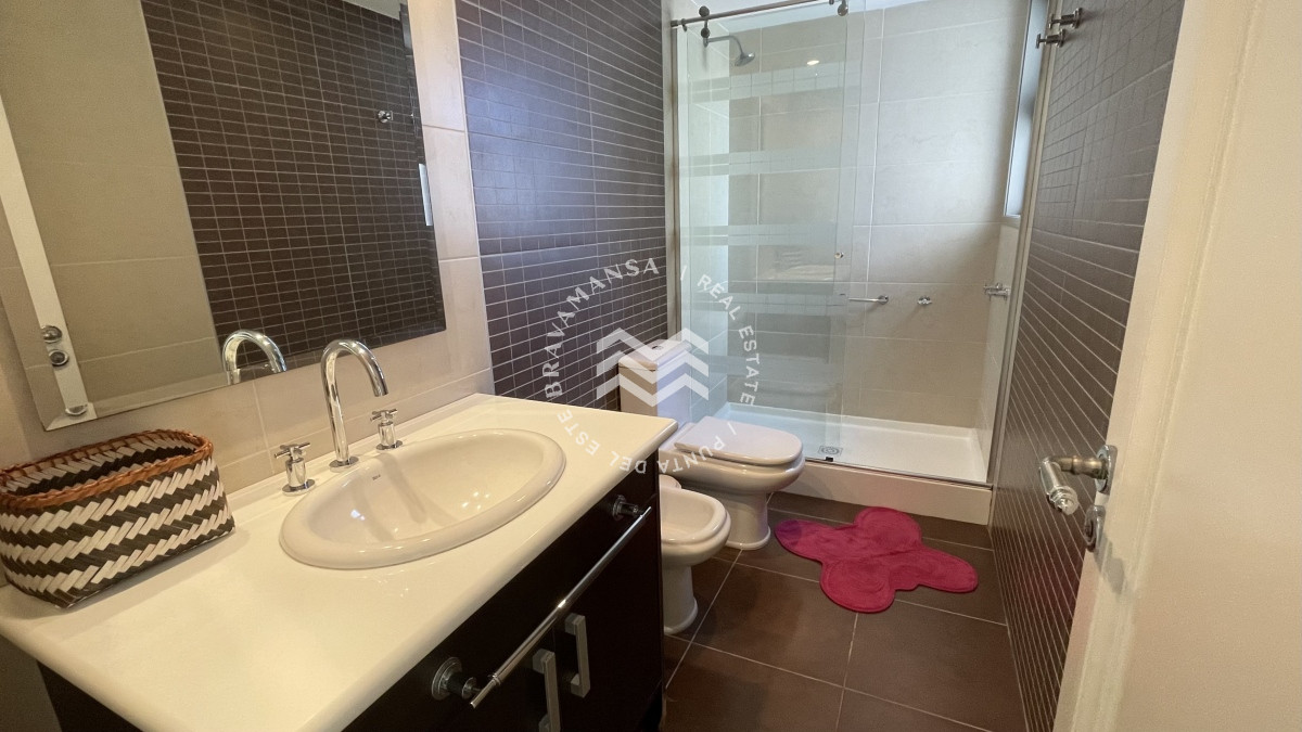 Apartamento ID.84 - ALQUILER Anual o temporada de verano 3 dormitorios y servicio primera línea PLAYA BRAVA