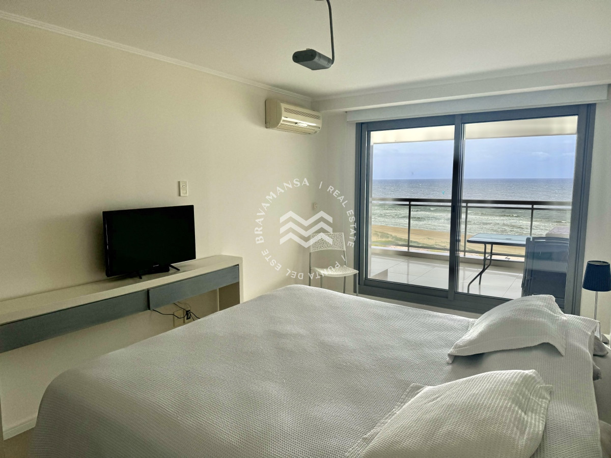 Apartamento ID.98 - ALQUILER ANUAL 3 dormitorios vista al mar Playa Brava