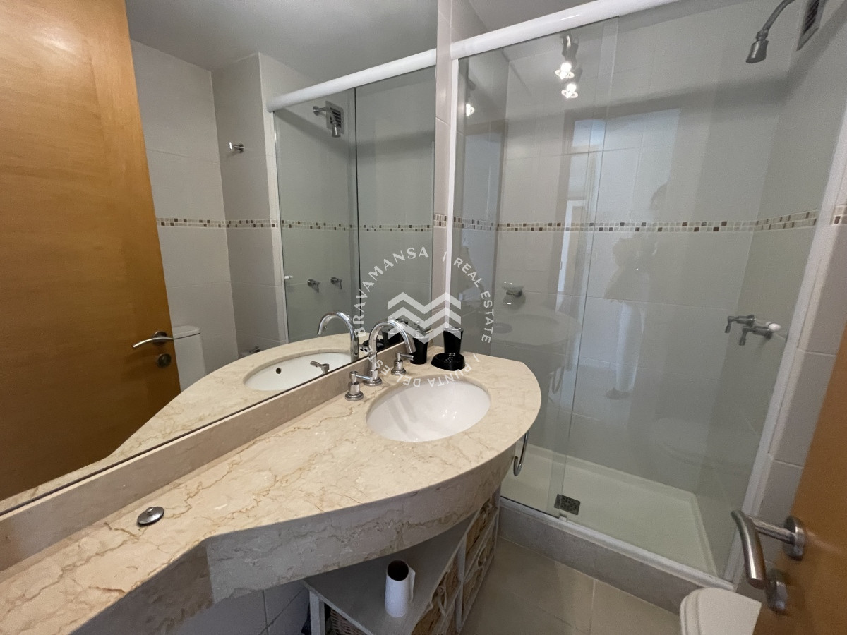Apartamento ID.104 - ALQUILER TEMPORADA 2 dormitorios Playa Mansa frente al mar