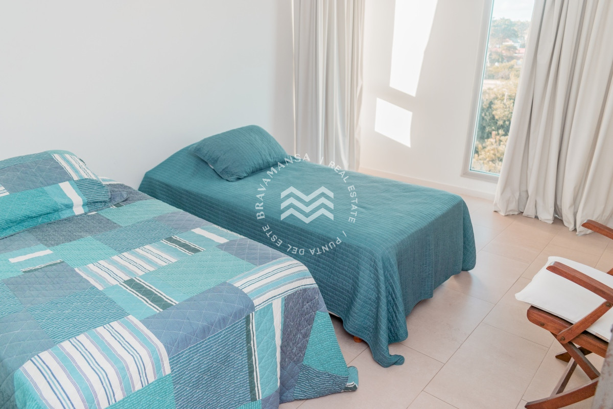 Apartamento ID.358 - ALQUILER TEMPORADA Exclusivo apartamento en Playa Brava, piso entero 3 dormitorios