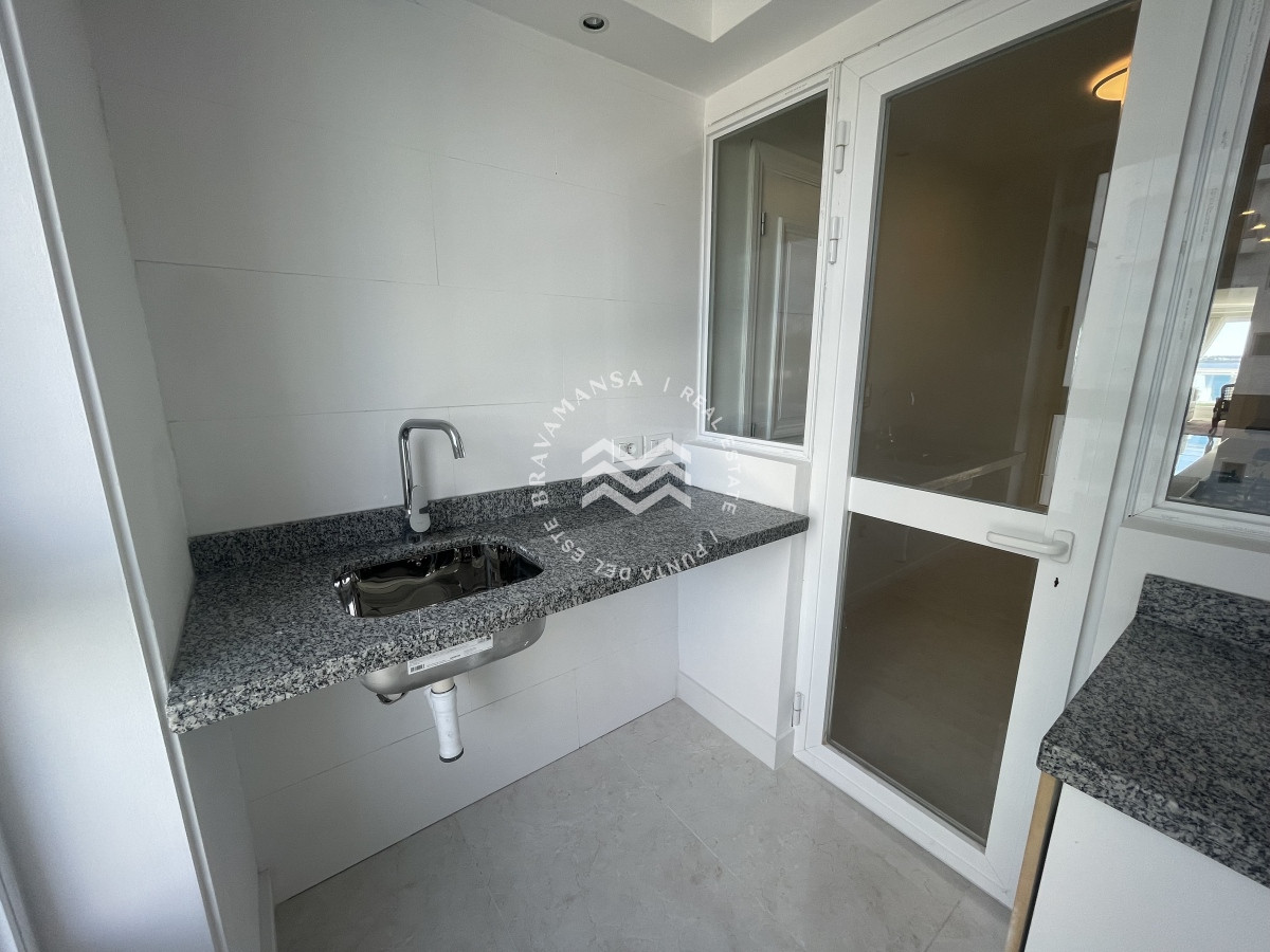 Apartamento ID.147 - Millenium Tower. Apartamento 3 dormitorios en suite reciclado en primera línea Playa Mansa