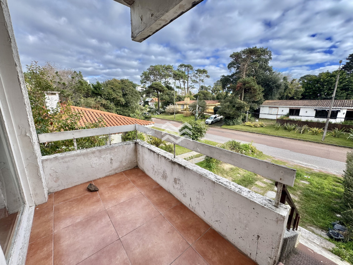 Apartamento ID.494 - INVERSORES: VENTA Apto 1 dormitorio parcialmente reciclado en Punta del Este
