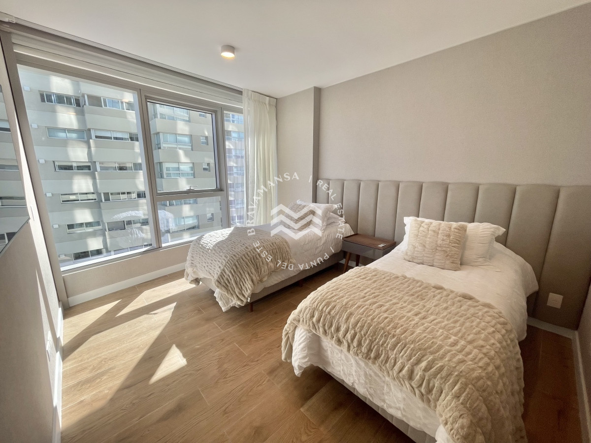 Apartamento ID.123 - ALQUILER TEMPORAL En Playa Brava frente al mar