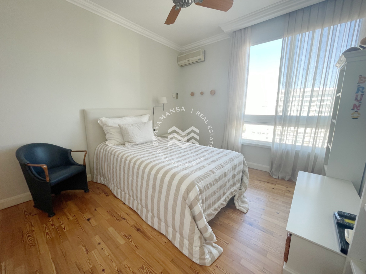 Apartamento ID.778 - Magnífico penthouse duplex en primera línea de Playa Mansa