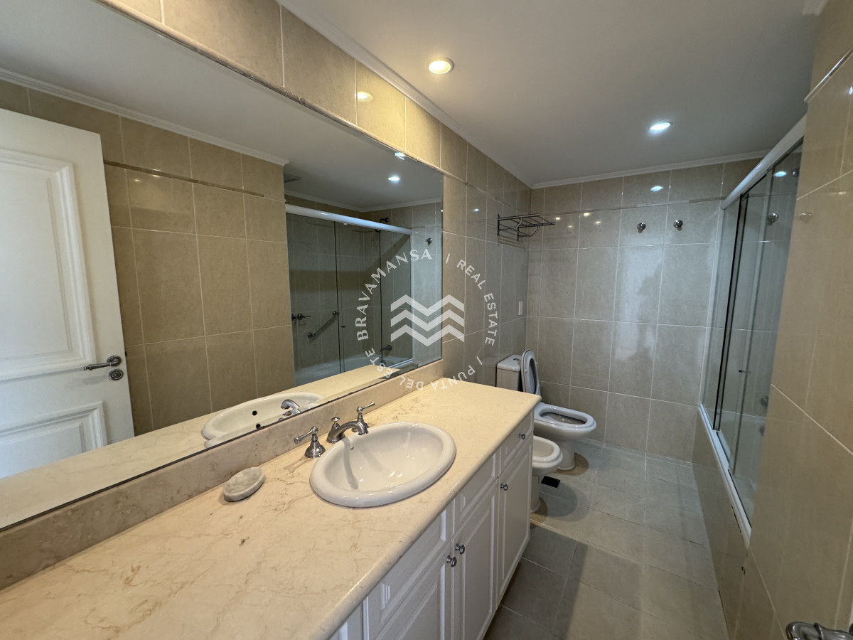 Apartamento ID.706 - VENTA APARTAMENTO MILLENIUM TOWER, ESQUINERO. 3 DORMITORIOS + DEPENDENCIA