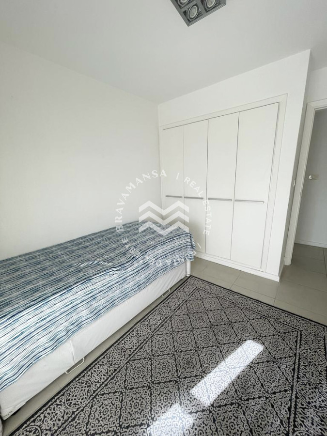 Apartamento ID.63 - VENTA Apto en Punta del Este 3 dormitorios 2 baños. Balcón con parrillero