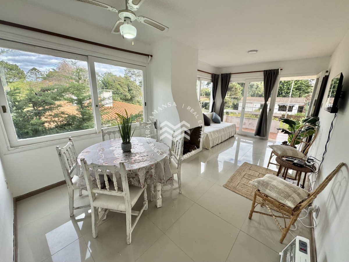 Apartamento ID.494 - INVERSORES: VENTA Apto 1 dormitorio parcialmente reciclado en Punta del Este