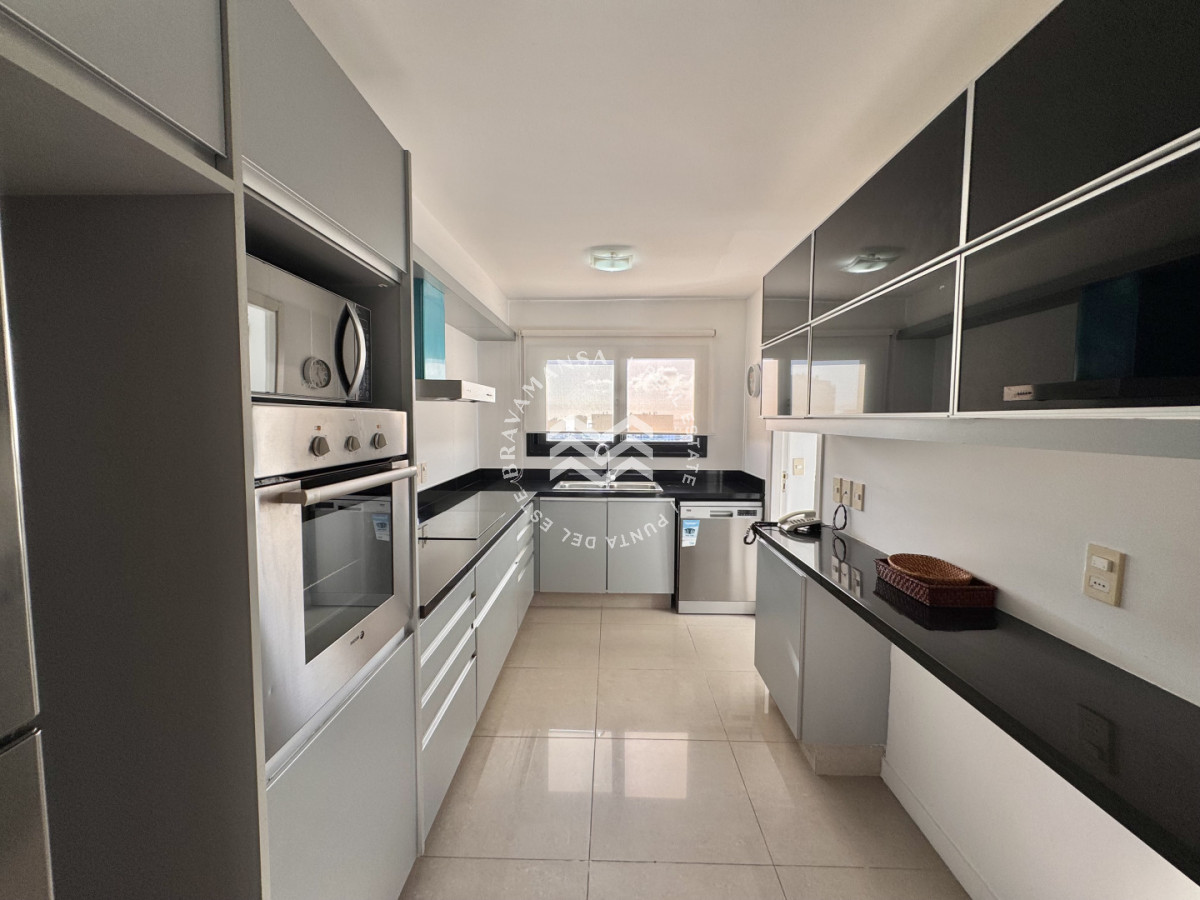 Apartamento ID.5 - VENTA 3 dormitorios + servicio en Torre ONE I