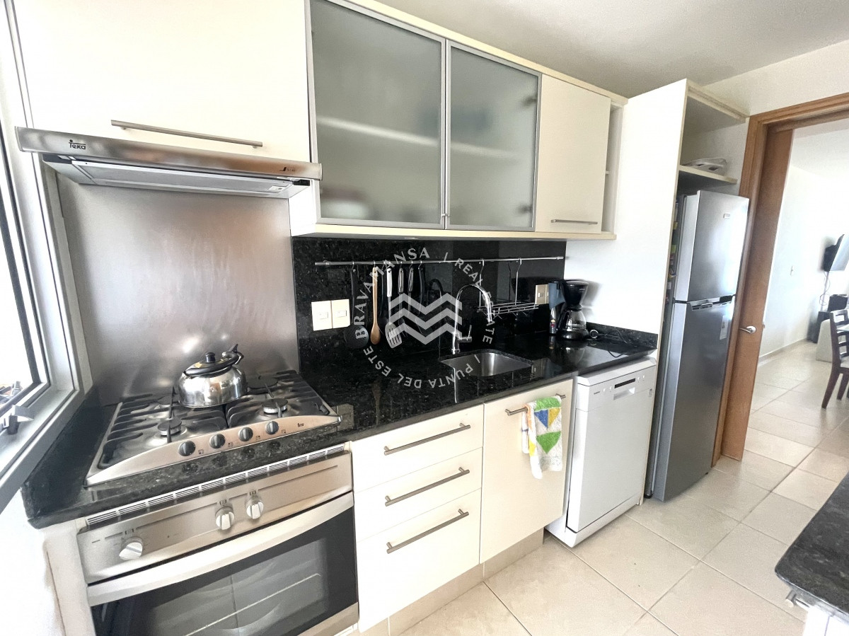 Apartamento ID.104 - ALQUILER TEMPORADA 2 dormitorios Playa Mansa frente al mar