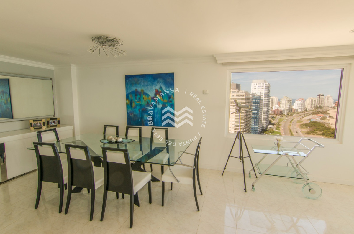 Apartamento ID.564 - Maravilloso Penthouse duplex 5 dormitorios, primera línea Playa Mansa
