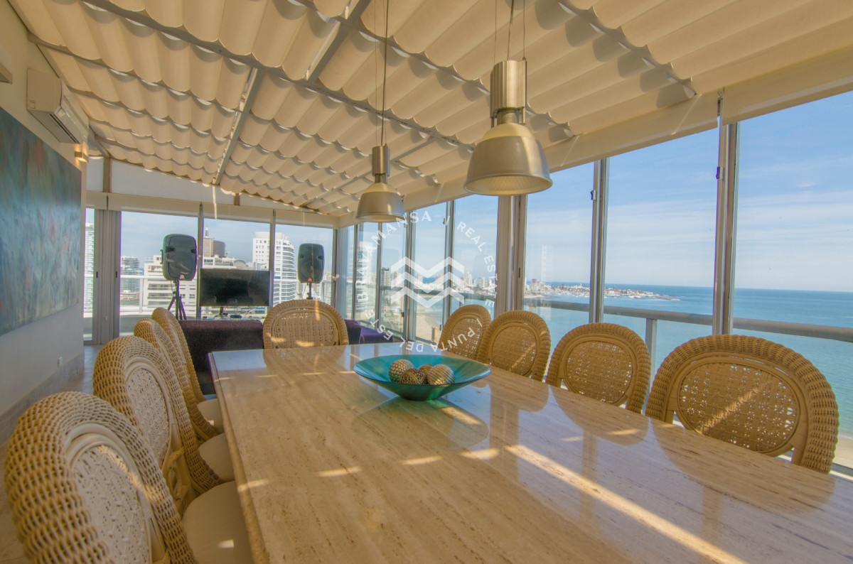 Apartamento ID.564 - Maravilloso Penthouse duplex 5 dormitorios, primera línea Playa Mansa