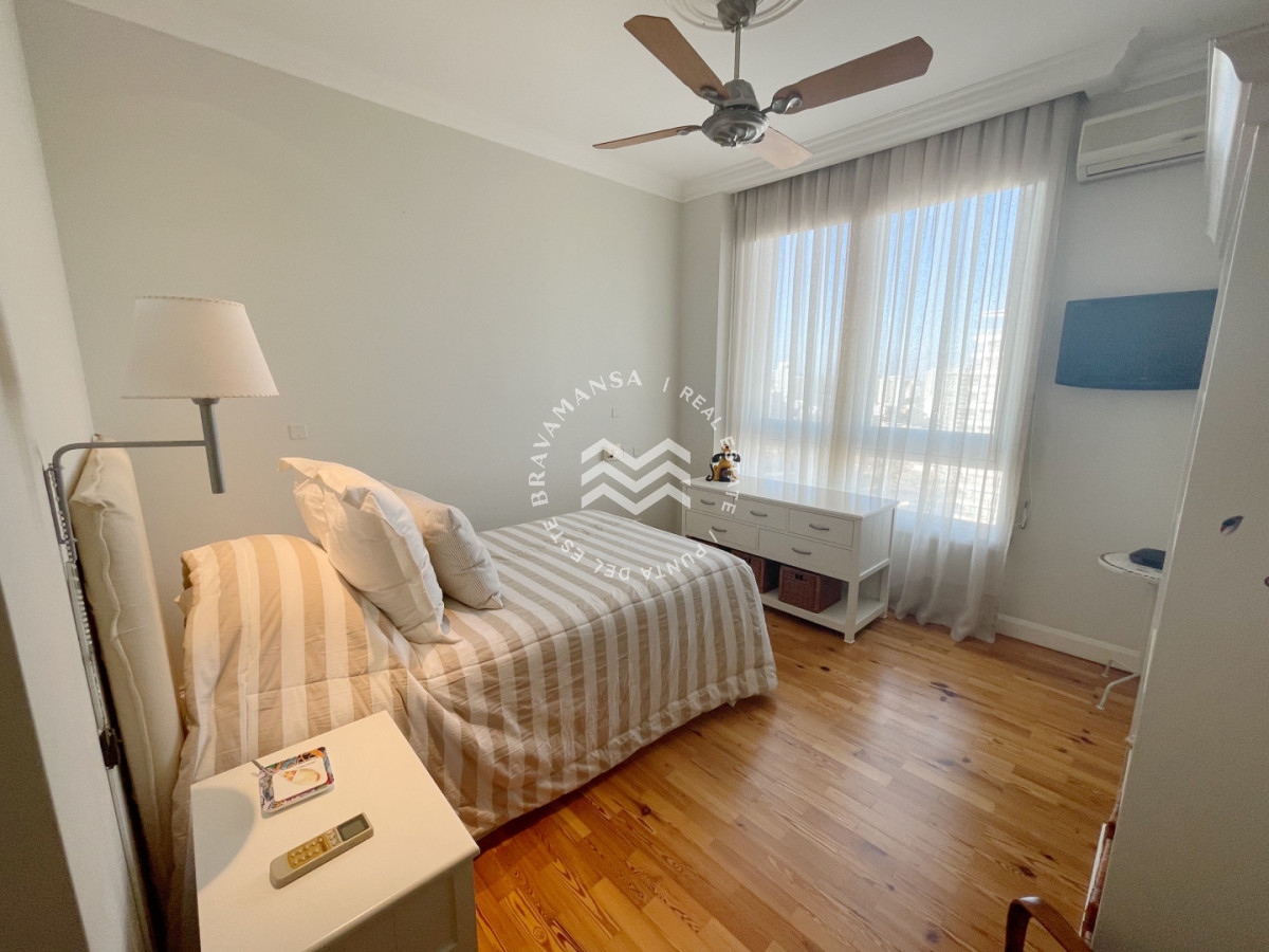 Apartamento ID.778 - Magnífico penthouse duplex en primera línea de Playa Mansa