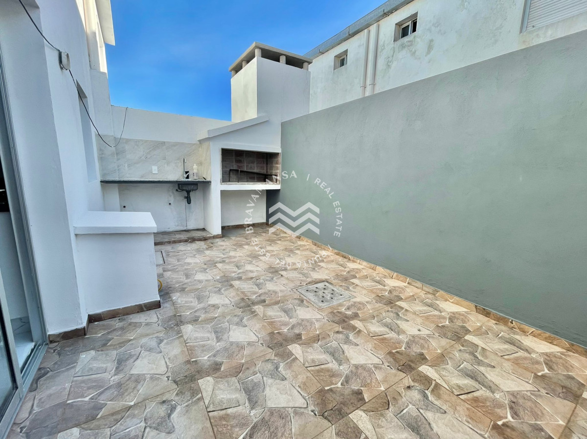 Apartamento ID.131 - ALQUILER ANUAL Duplex 2 dormitorios en Maldonado, Altos de la Laguna
