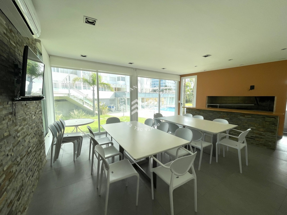 Apartamento ID.104 - ALQUILER TEMPORADA 2 dormitorios Playa Mansa frente al mar